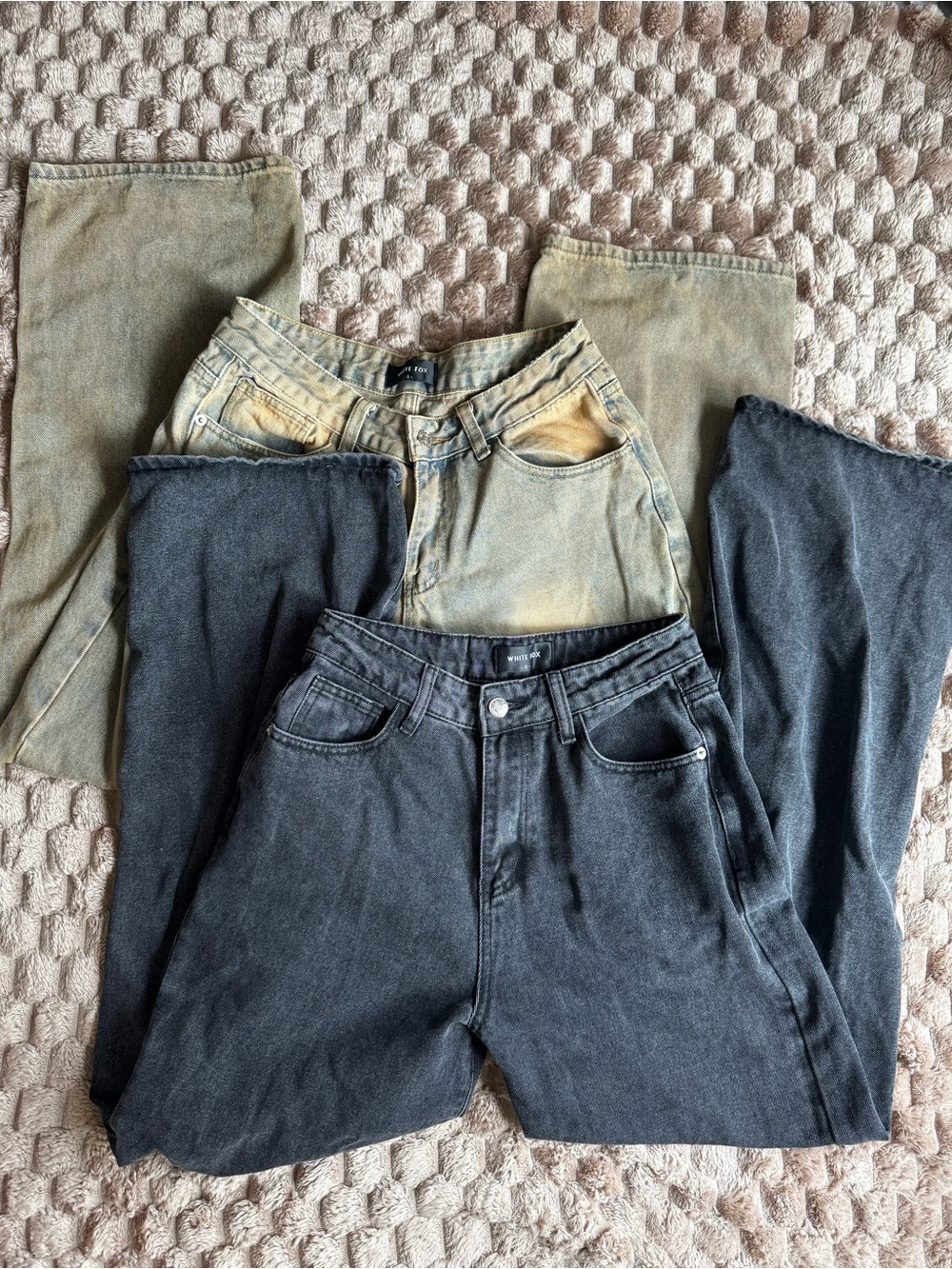 White Fox Boutique Wide Leg High-Rise Baggy Jeans (Bundle of 2!!) - Size Small